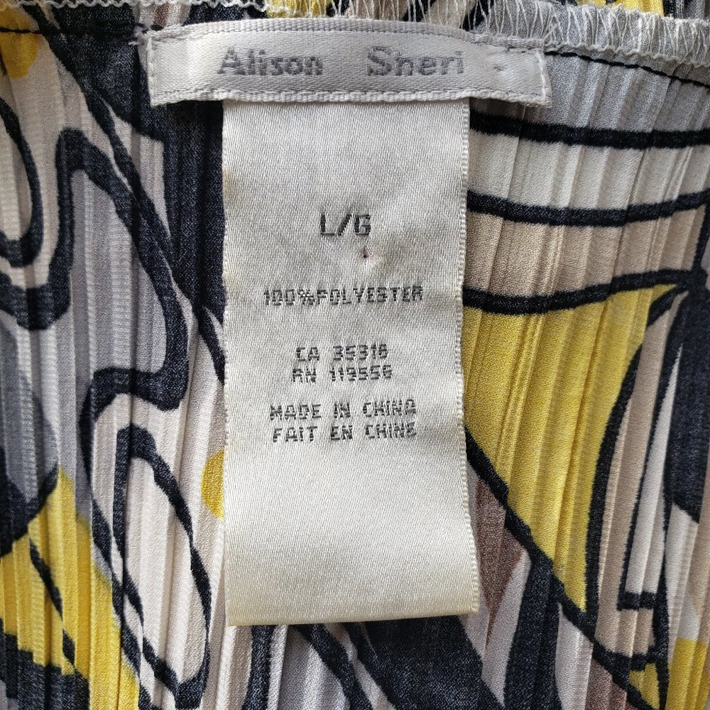 Alison Sheri Ruffled Blouse - Picture 3 of 3